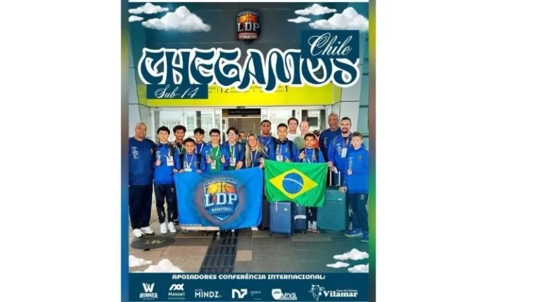 LDP basquete Sub-14 no aeroporto após chegar no Chile